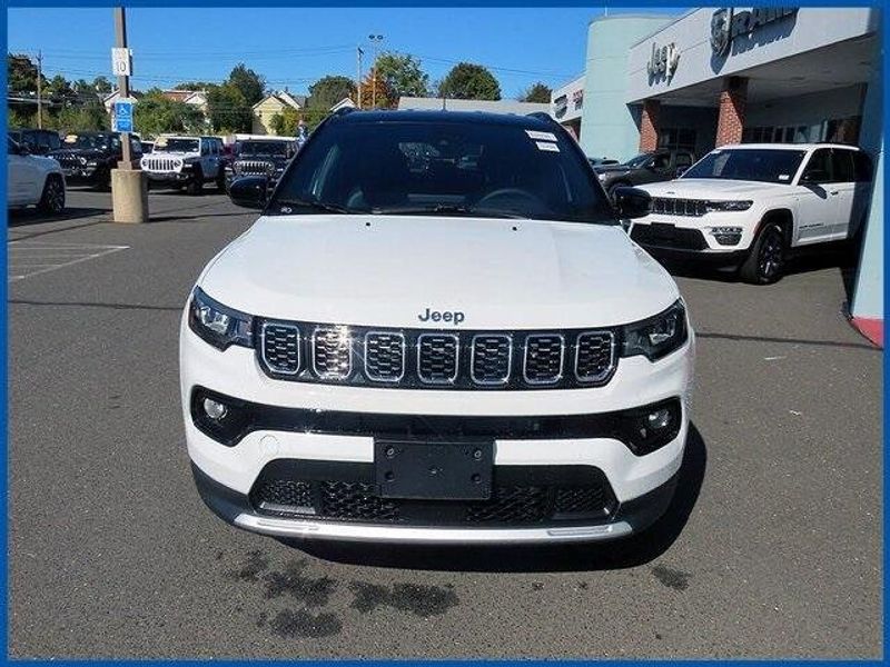 2025 Jeep Compass LimitedImage 3