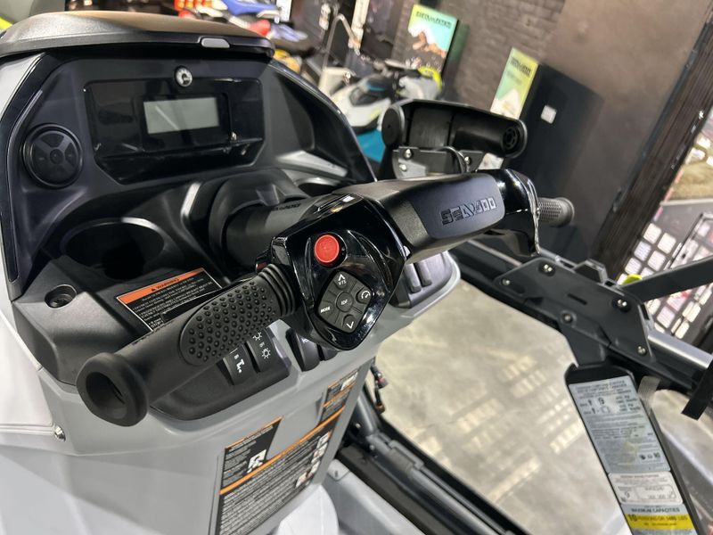 New 2025 Sea-Doo SWITCH FISH 21