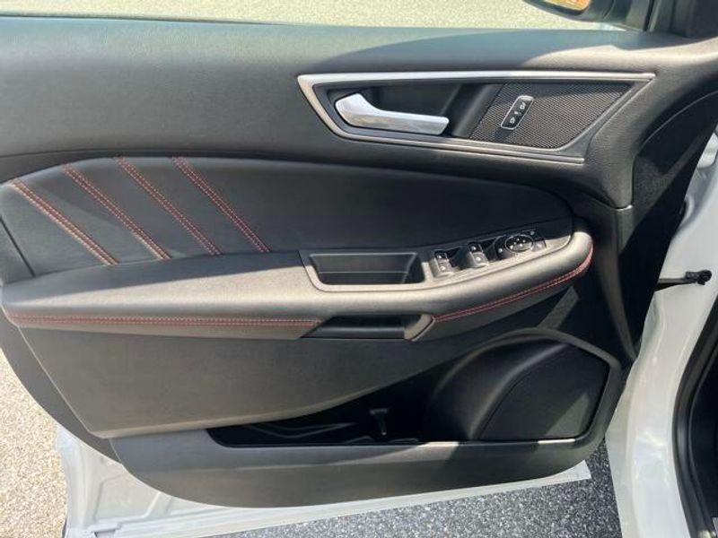 2022 Ford Edge ST Line
