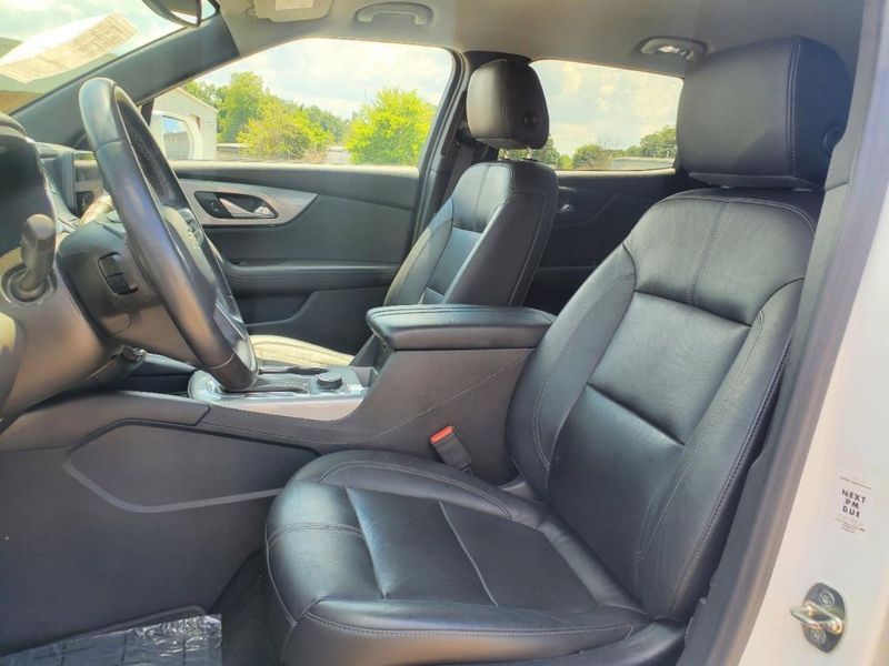 2020 Chevrolet Blazer LT in a Summit White exterior color and Jet Blackinterior. Johnson Dodge 601-693-6343 pixelmotiondemo.com 
