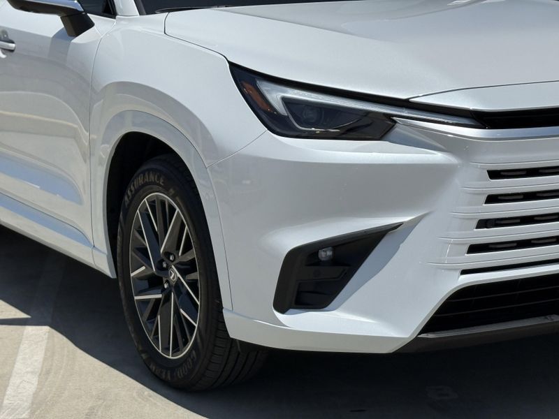 2025 LEXUS TX 350 PremiumImage 4