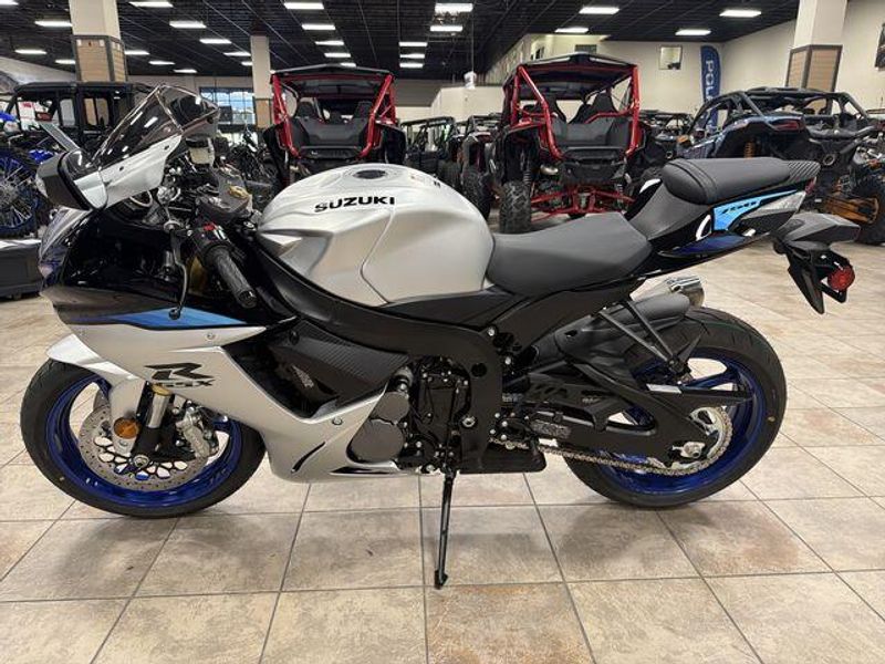 New 2026 Suzuki GSX-R750 Image 14