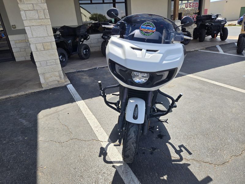 2020 Indian Motorcycle CHALLENGER DARK HORSE WHITE SMOKE Image 9