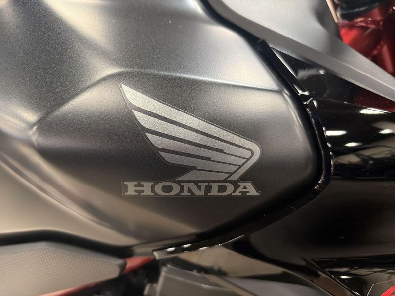 New 2026 Honda CB750 HORNET E-CLUTCH Image 26