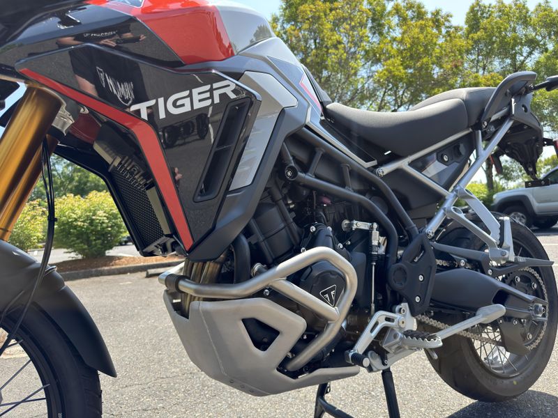 2025 Triumph Tiger 900 Rally Pro - ASH GREY - INTENSE ORANGE 