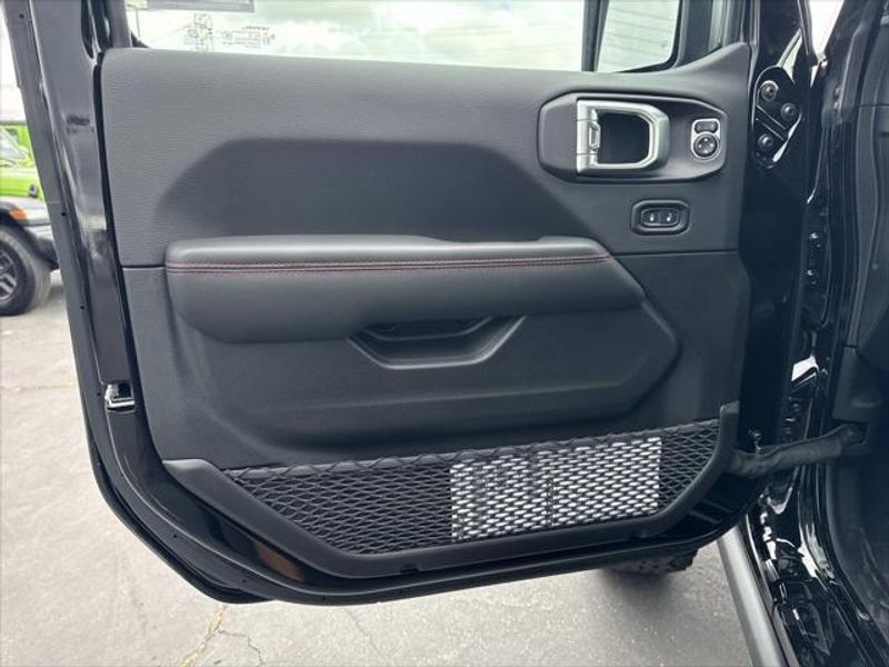 New 2026 Jeep Wrangler 4-door Rubicon X