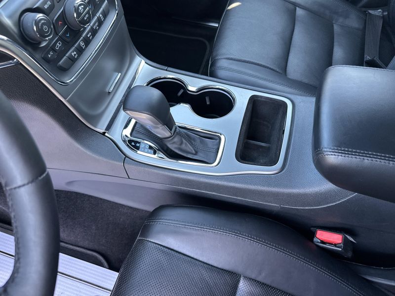 Used 2018 Jeep Grand Cherokee LimitedImage 27