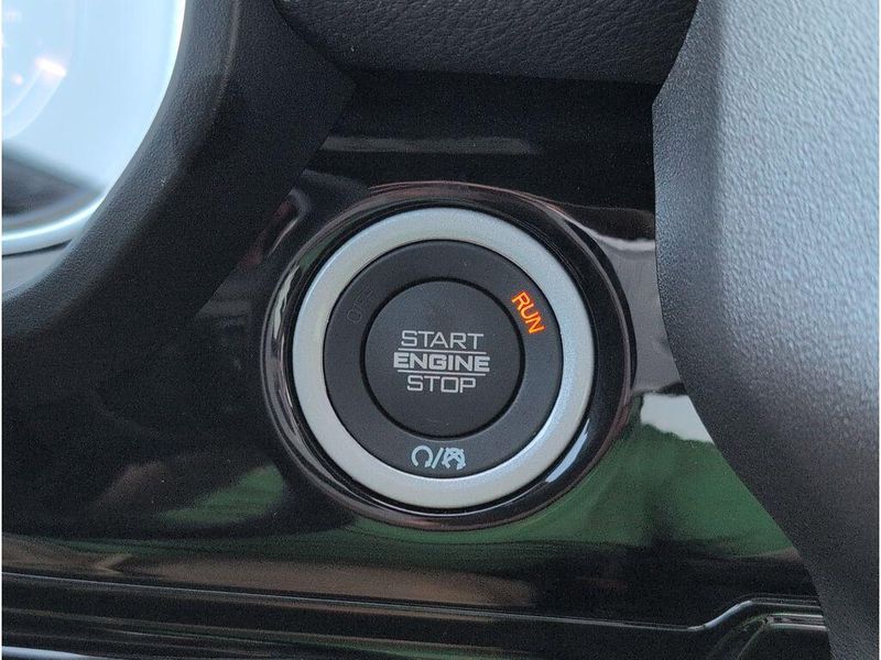 New 2025 RAM 1500 Laramie Crew Cab 4x4 5