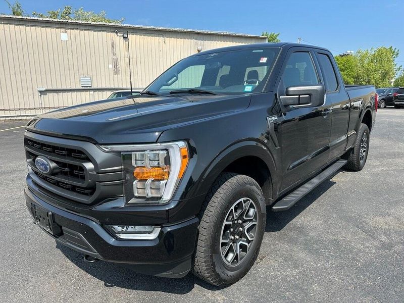 2023 Ford F-150 XLT photo 11