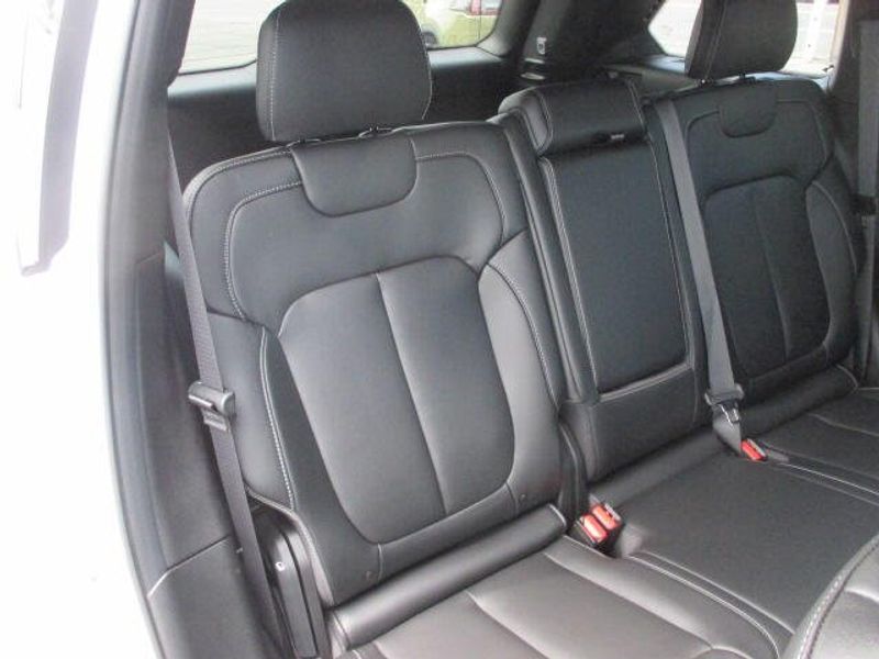 New 2026 Jeep Grand Cherokee Limited 4x4Image 27