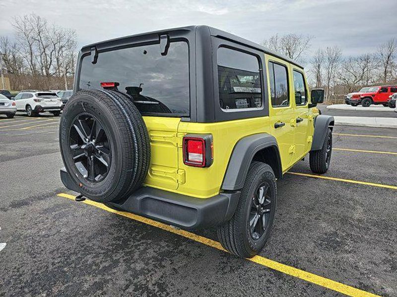 2023 Jeep Wrangler Unlimited Sport Altitude photo 9