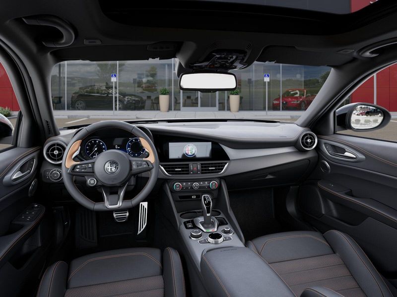 New 2025 Alfa Romeo Giulia Intensa AwdImage 28