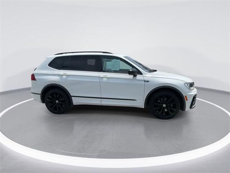 2021 Volkswagen Tiguan 2.0T SE R-Line BlackImage 9