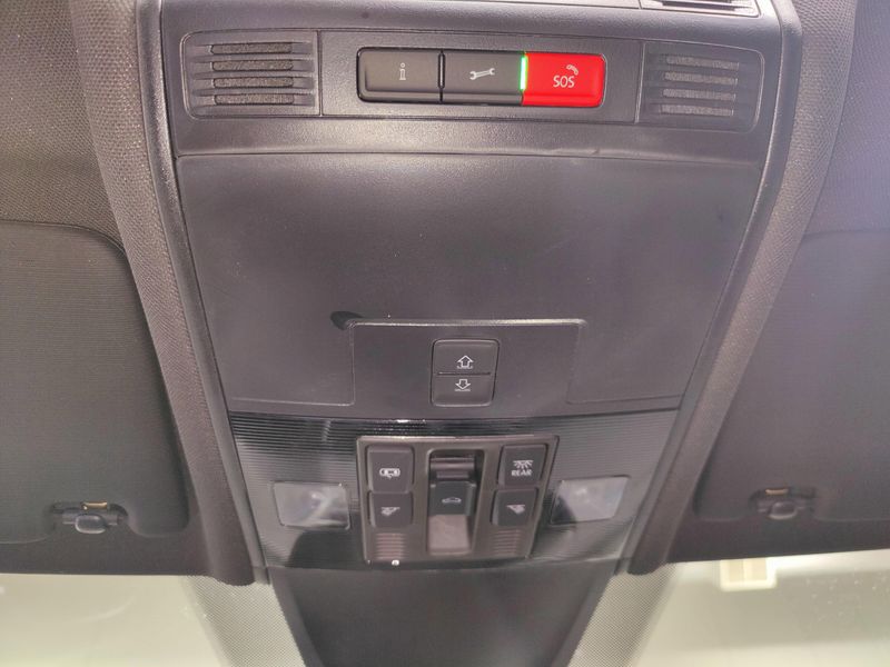 Used 2024 Volkswagen Tiguan AWD SEL R-Line w/Sunroof/NavImage 32