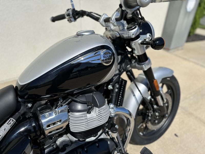 2024 Royal Enfield Super Meteor 650Image 8