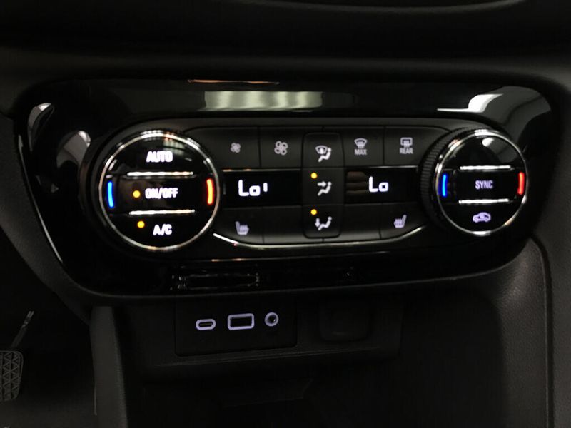 Used 2023 Buick Encore GX EssenceImage 12