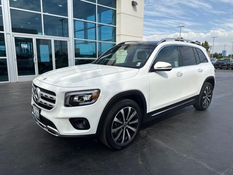 2023 Mercedes Benz GLB 250 4MATIC photo 4