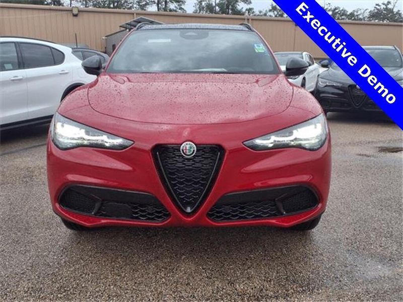 2025 Alfa Romeo Stelvio Image 4
