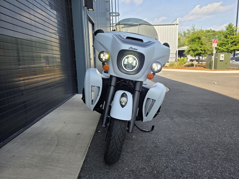 2024 Indian Motorcycle Chieftain Dark Horse