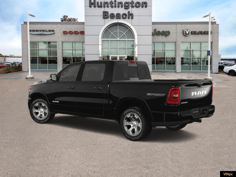 2025 RAM 1500 Big Horn Crew Cab 4x2Image 4