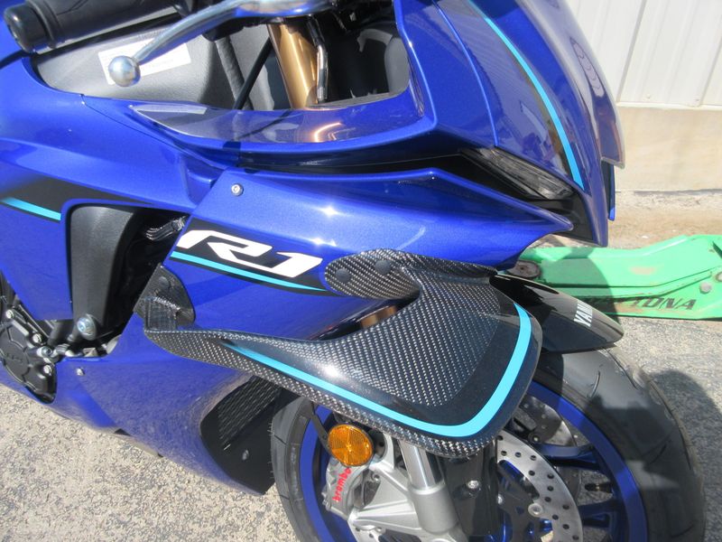 NEW 2026 YAMAHA YZF-R1 Image 12