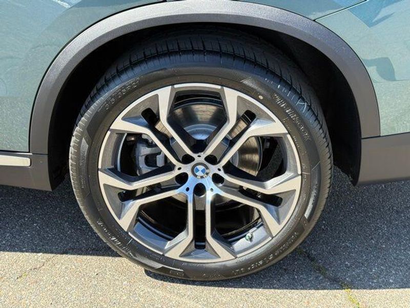 New 2026 BMW X5 xDrive40iImage 14