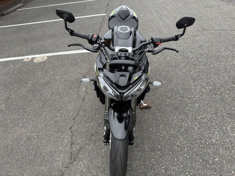 2025 Triumph Street Triple 765 RS - PHANTOM BLACK 