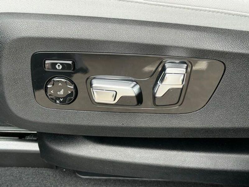 New 2026 BMW X7 xDrive40iImage 18