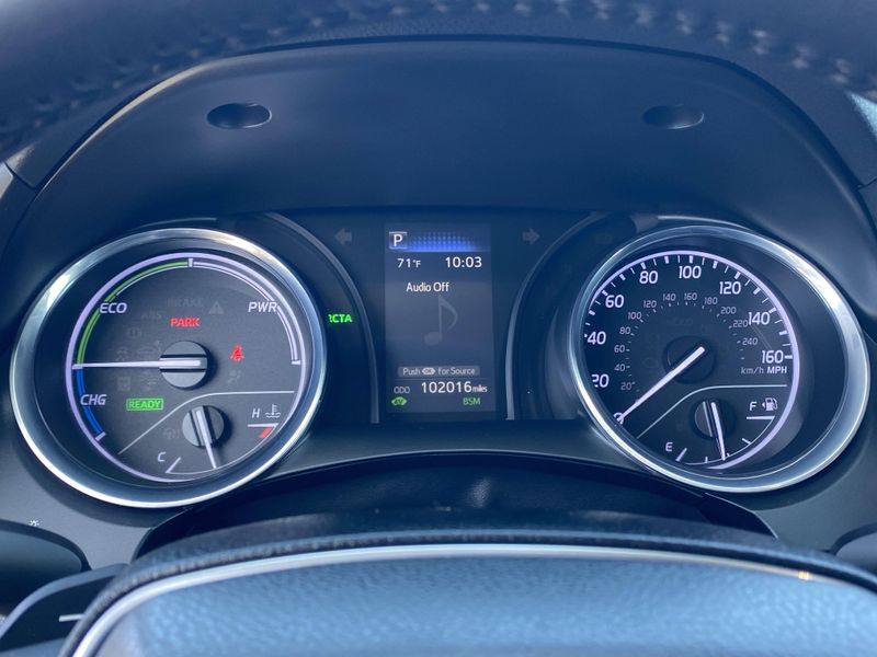 2020 Toyota Camry SEImage 28