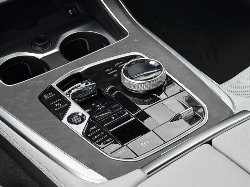 2025 BMW X7 xDrive40iImage 25
