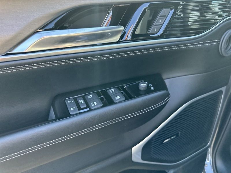 2023 Wagoneer L Carbide 4X4Image 22