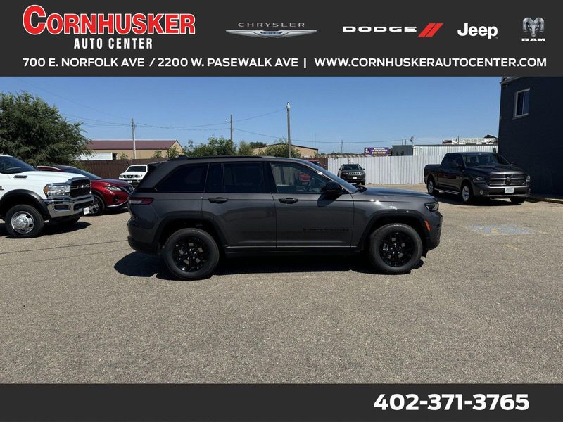2024 Jeep Grand Cherokee Altitude XImage 1