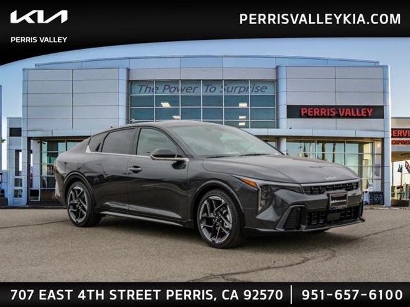 New 2025 Kia K4 GT-LineImage 1