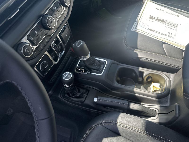 2025 Jeep Gladiator Sport S 4x4Image 26