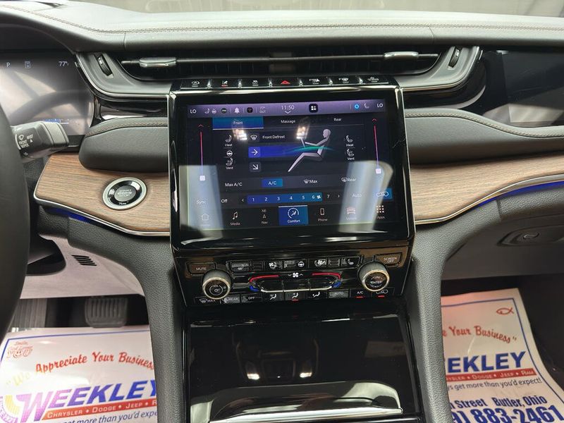 Used 2023 Jeep Grand Cherokee SummitImage 12