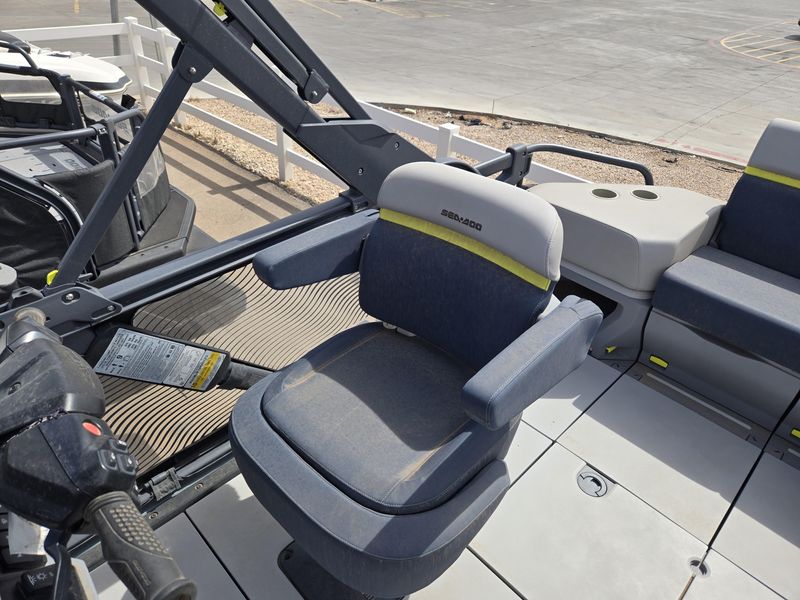 NEW 2026 SEADOO SWITCH CRUISE LIMITED 21 300HP DOUBLE BIMINI WITH GALVANIZED TRAILER Image 11