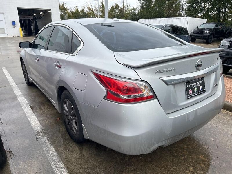 2015 Nissan Altima 2.5 SImage 4