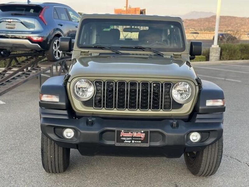 Used 2025 Jeep Wrangler SportImage 8