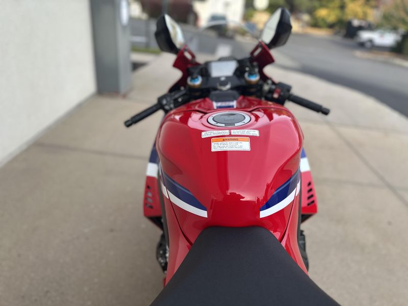 2025 Honda CBR1000RRR FIREBLADE SPImage 8