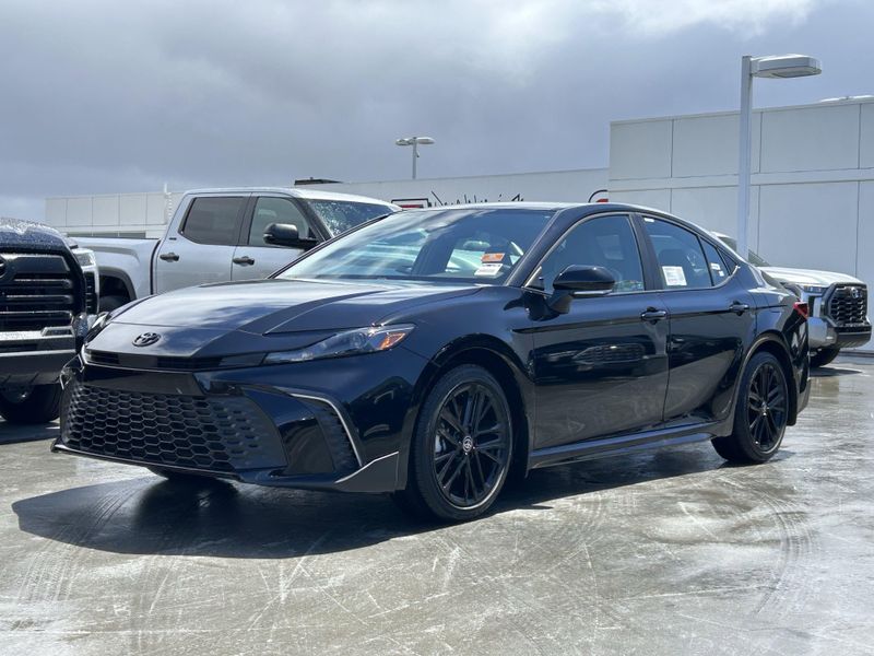 2025 Toyota Camry SEImage 6