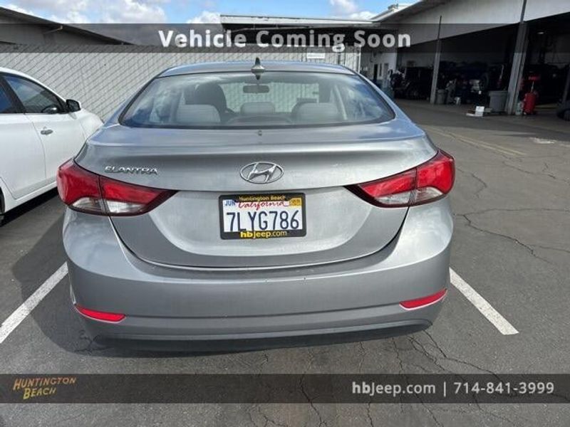 2016 Hyundai Elantra SEImage 6