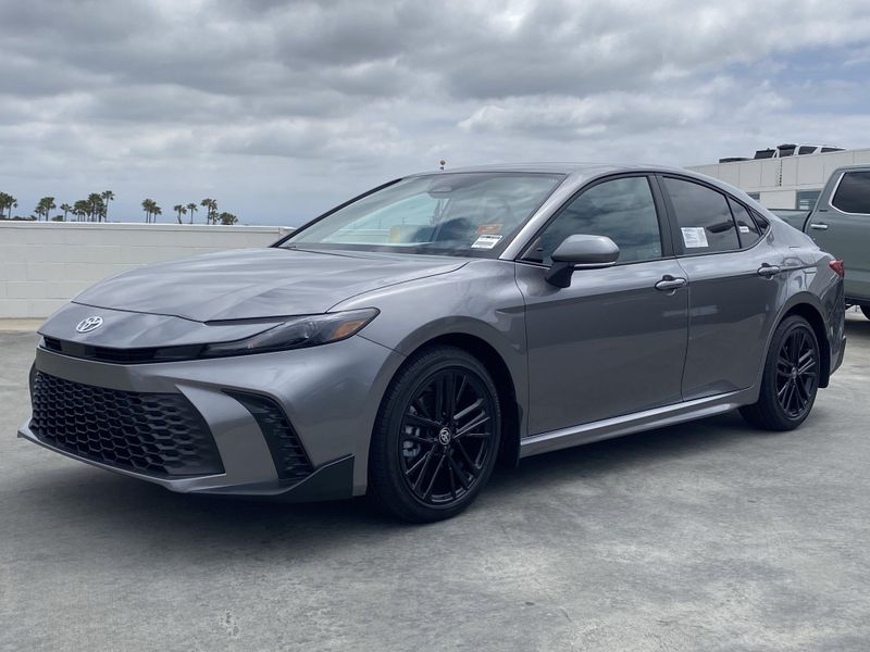 2025 Toyota Camry Image 6