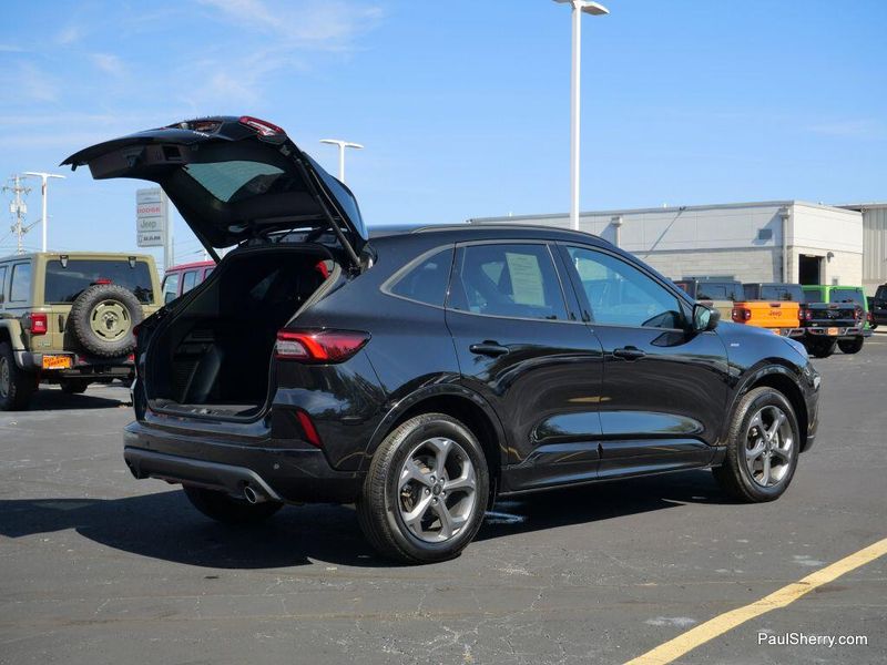 2024 Ford Escape ST-Line photo 16
