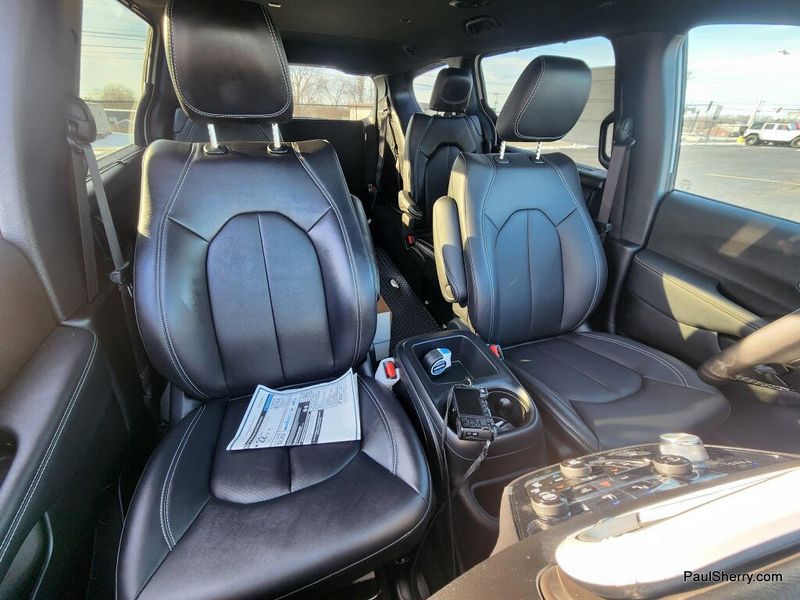 New 2026 Chrysler Voyager LX