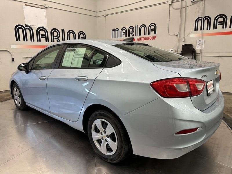 2018 Chevrolet Cruze LSImage 11