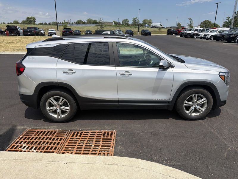 Used 2022 GMC Terrain SLEImage 8