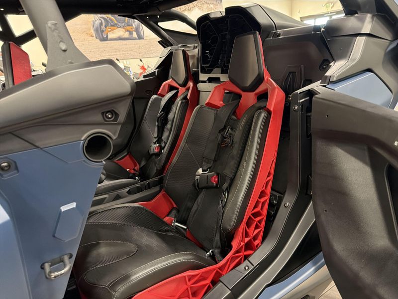 New 2026 Can-Am MAVERICK R MAX X RS 999T DCT Image 26