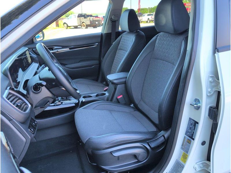 Used 2025 Kia Seltos SImage 10