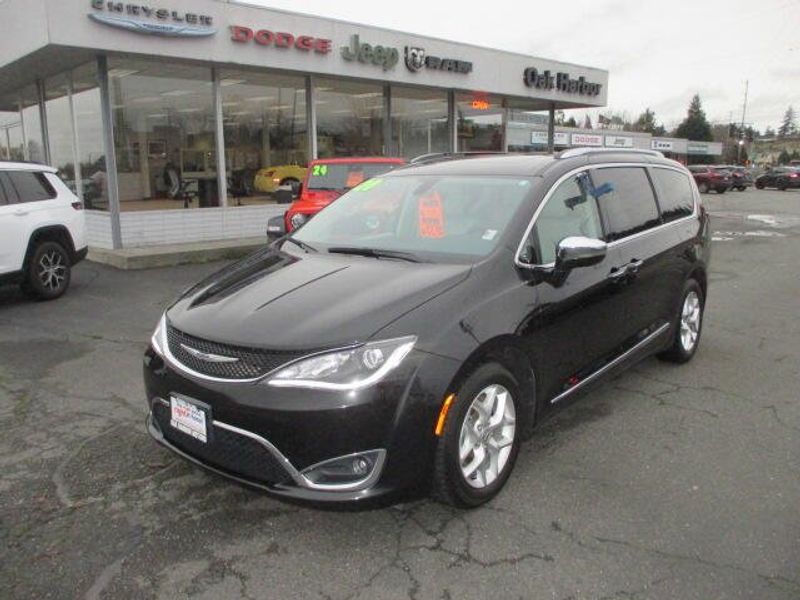 Used 2020 Chrysler Pacifica LimitedImage 2