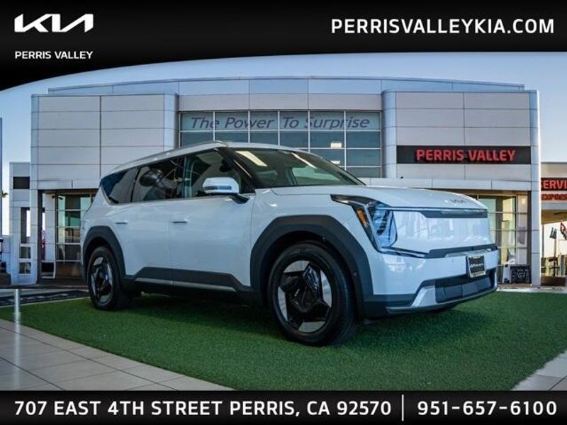 New 2026 Kia EV9 WindImage 1